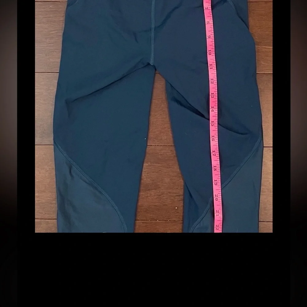 Lululemon always airy High-Rise Run Crop Leggings 19” size 4 night diver